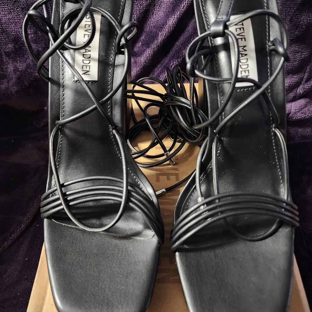 NWT STEVE MADDEN PLATFORM LEATHER HEELS SIZE 9 TIE AROUND LEG HIGH HEEL